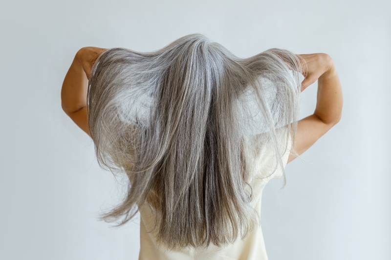 Pourquoi_les_cheveux_deviennent-ils_blancs